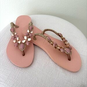 Havaianas Swarvoski Jeweled Flip Flops NWOT Sparkly Rosa Ballet US 7/8